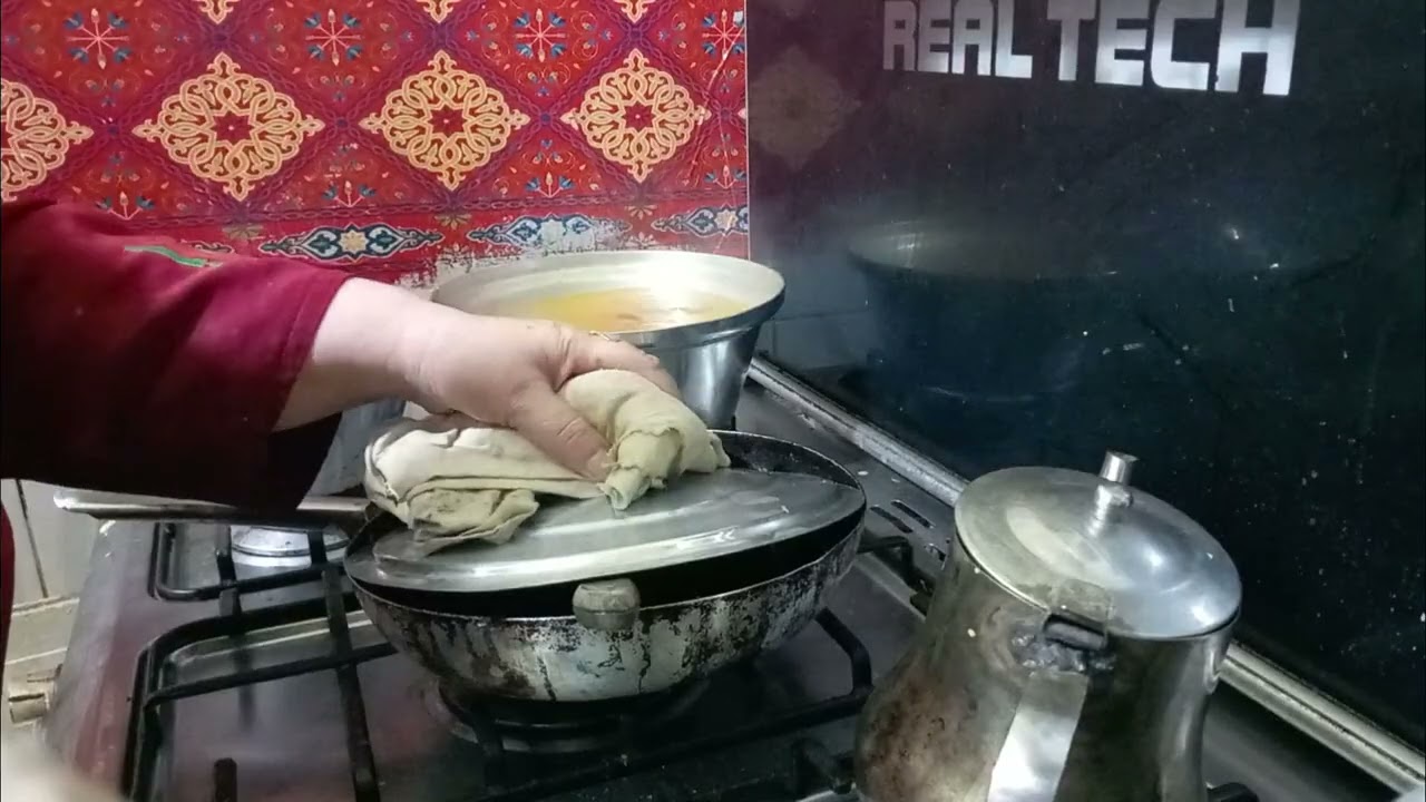 فراخ مع لسان العصفور.  كنت بقول وفري كل يوم جنيه  نسيت هو المفروض كل يوم ١٠ جنيه   