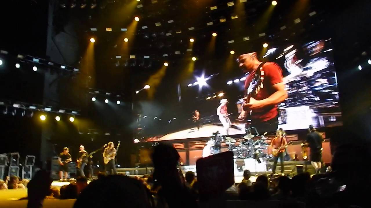 Kenny Chesney - Summertime - Isleta Amphitheater Albs - 5.5.2016