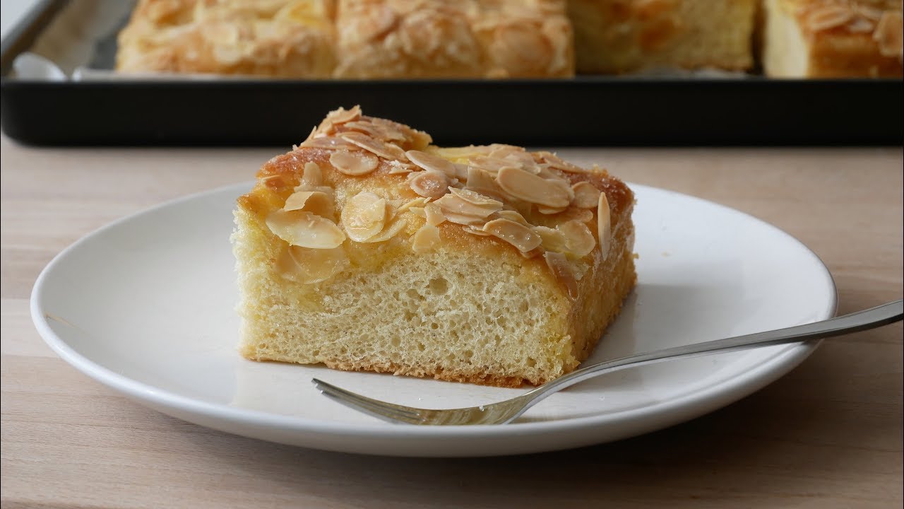 Butterkuchen mit Mandeln (Rezept) || German Butter Cake (Recipe) || [ENG SUBS]