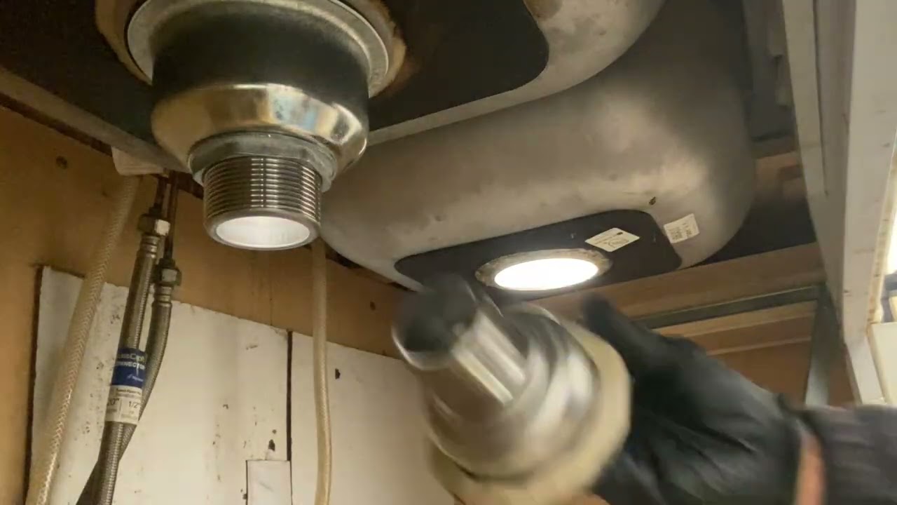 Installing Glacier Bay Kitchen Sink Strainer....In a ROACH Infested House!