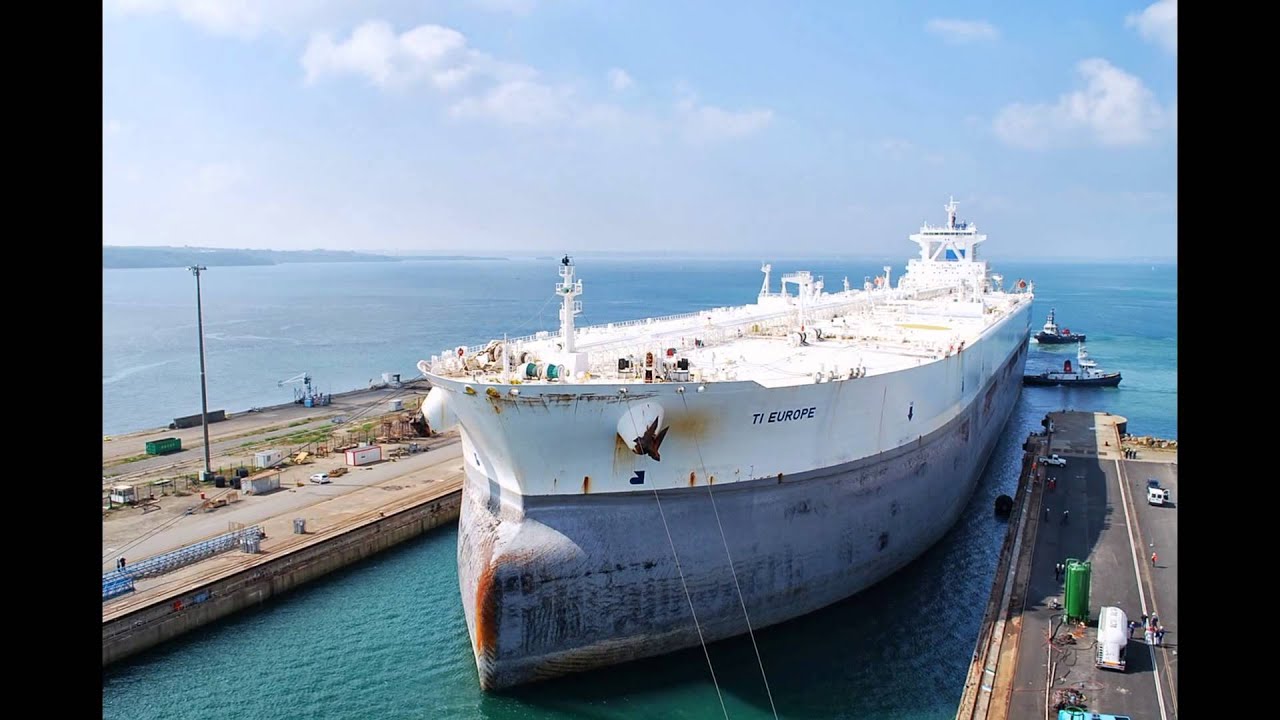 Le Ti Europe en réparation à Brest
