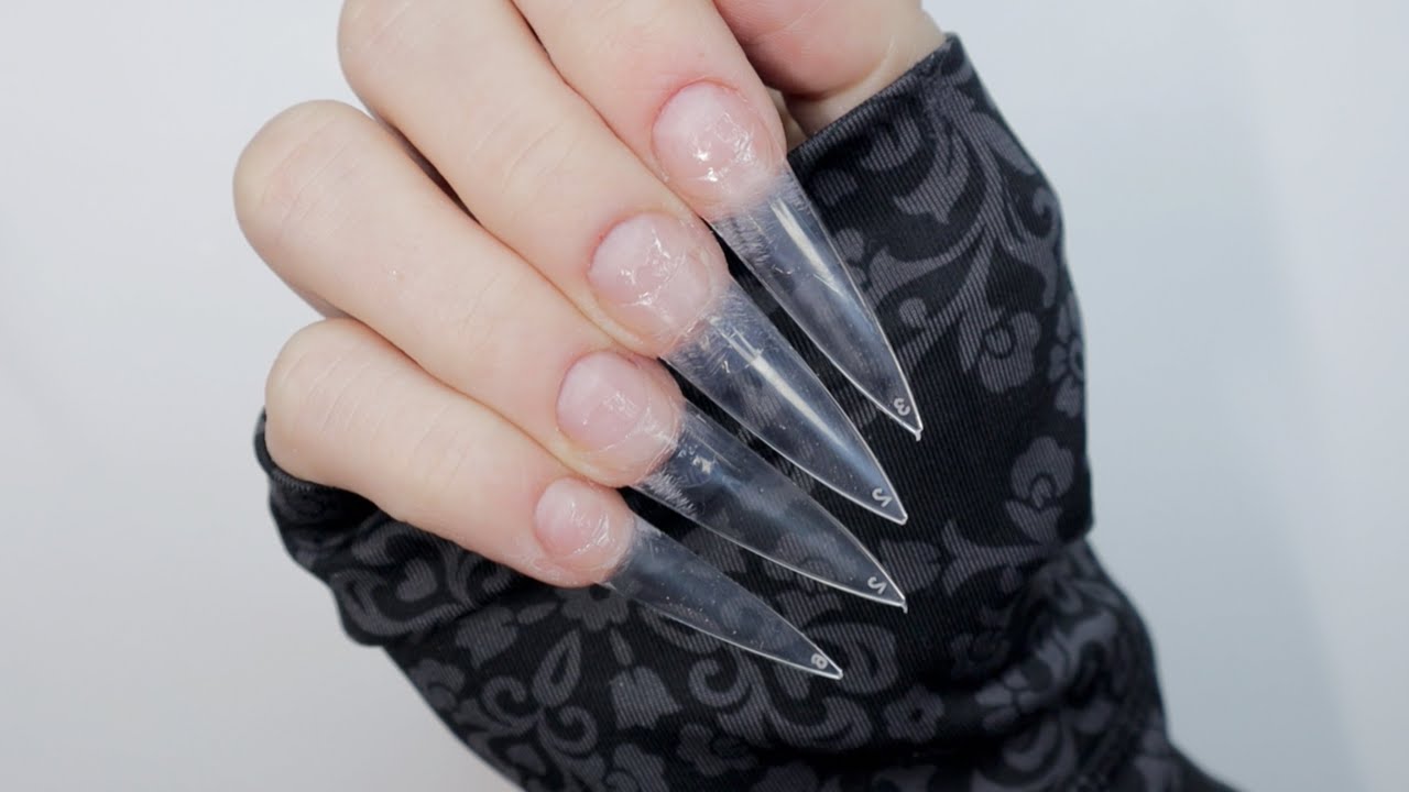 TUTORIAL | How To Apply Fake Nail Tips - Press + Size | Amazon