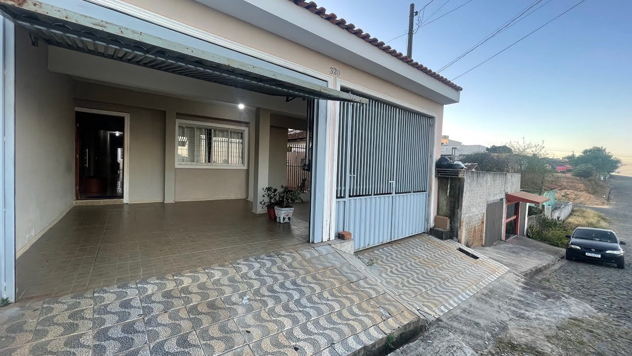 CASA NO CENTRO DE IBAITI COM QUARTO COM SUITE E ÁREA GOURMET R$ 499 MIL REAIS