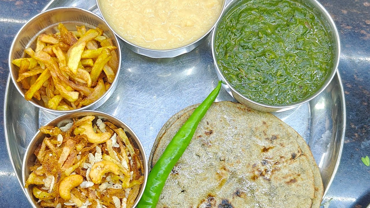 🛑methi palak ka saag aur bajara ki roti#saagroti#curdrice#milletroti#methisag#shortfeed#villagelife