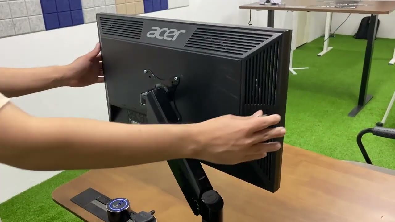 Tyyli - Monitor Mount Adjustment
