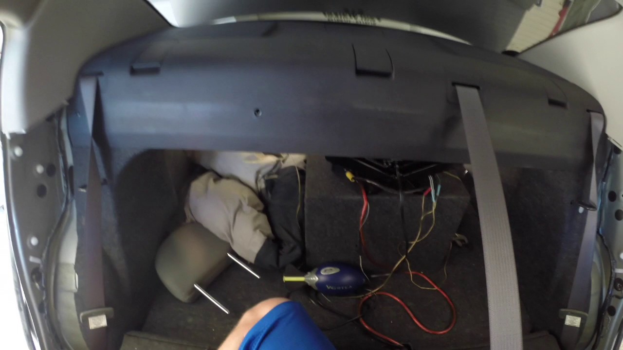 Disassembling Rear Deck on 2007-2012 Nissan Sentra