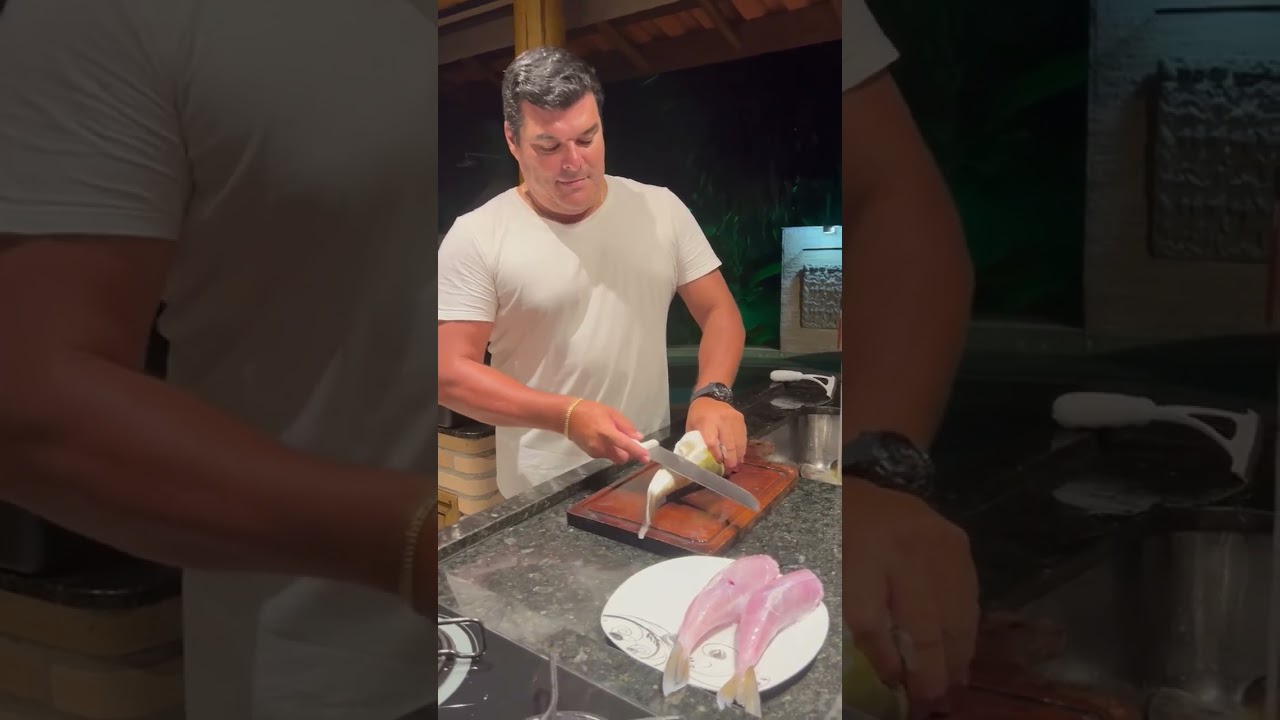 Como limpar peixe baiacu com toda seguran&ccedil;a. Assista esse v&iacute;deo. #pescaria #baiacu #ubatubabrasil