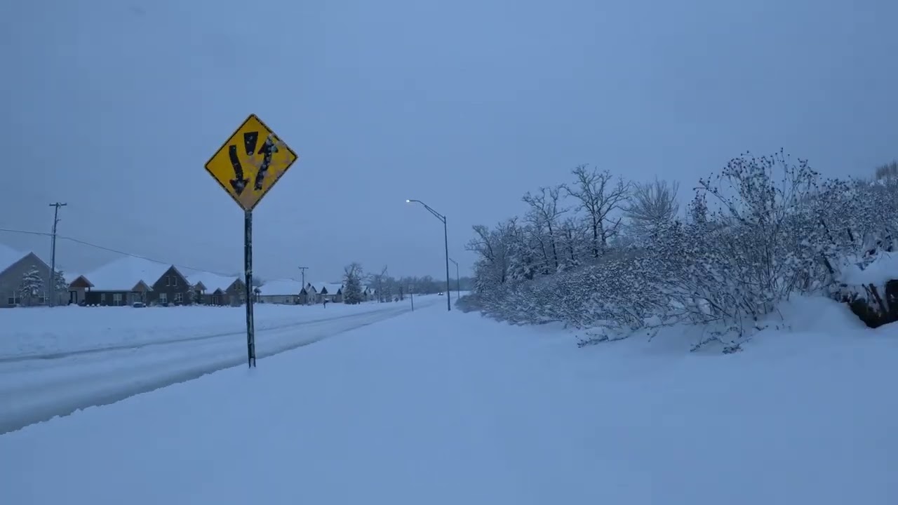 Fort Smith on Ice - frost cycling and slipping over fresh snow (no commentary)