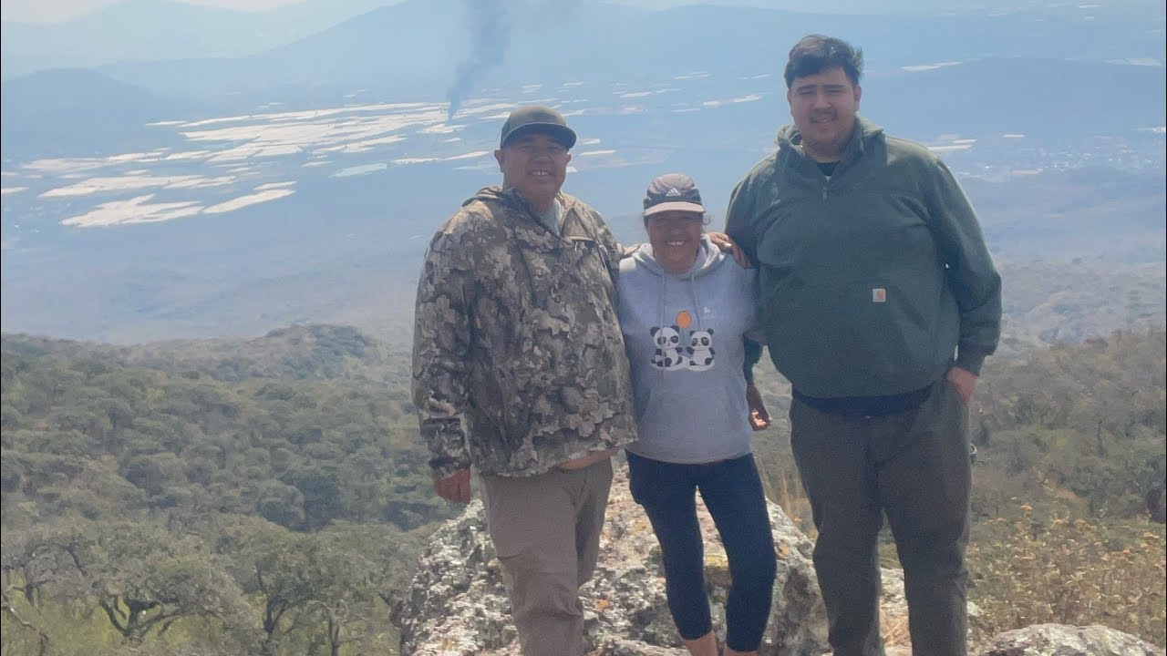 En el cerro con mis 2 amores 