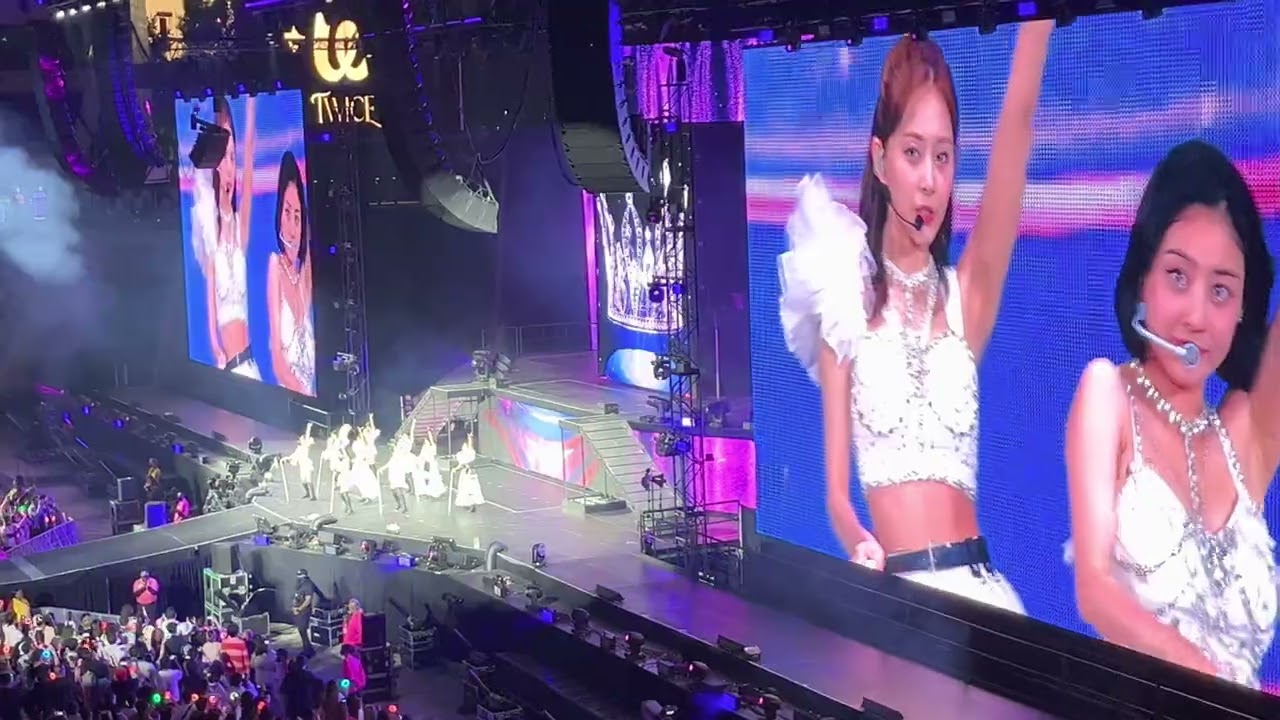 5/15/22 Twice (트와이스) 4th World Tour LA Encore Day 2 - Ment 1 + Queen + Fancy + Turn It Up