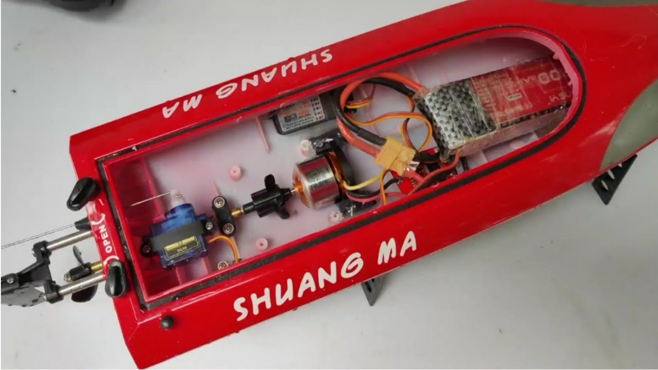 Upgraded 1000.KV brushless jet engine for an old RC boat