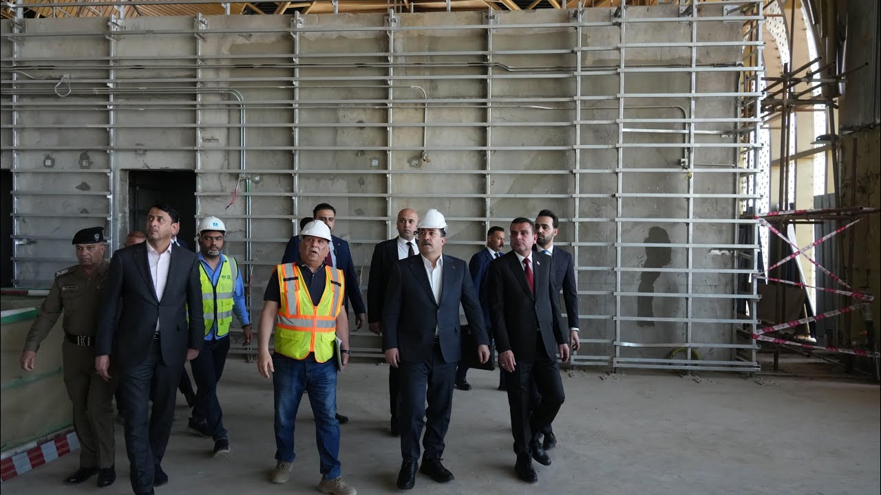 رئيس مجلس الوزراء  يتابع ميدانياً سير العمل ونسب الإنجاز في مشروع مطار الناصرية الدولي