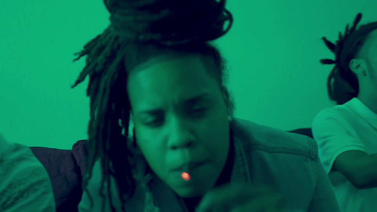 A-V-I  - Flip (Prod. By YoungFrenchy808)