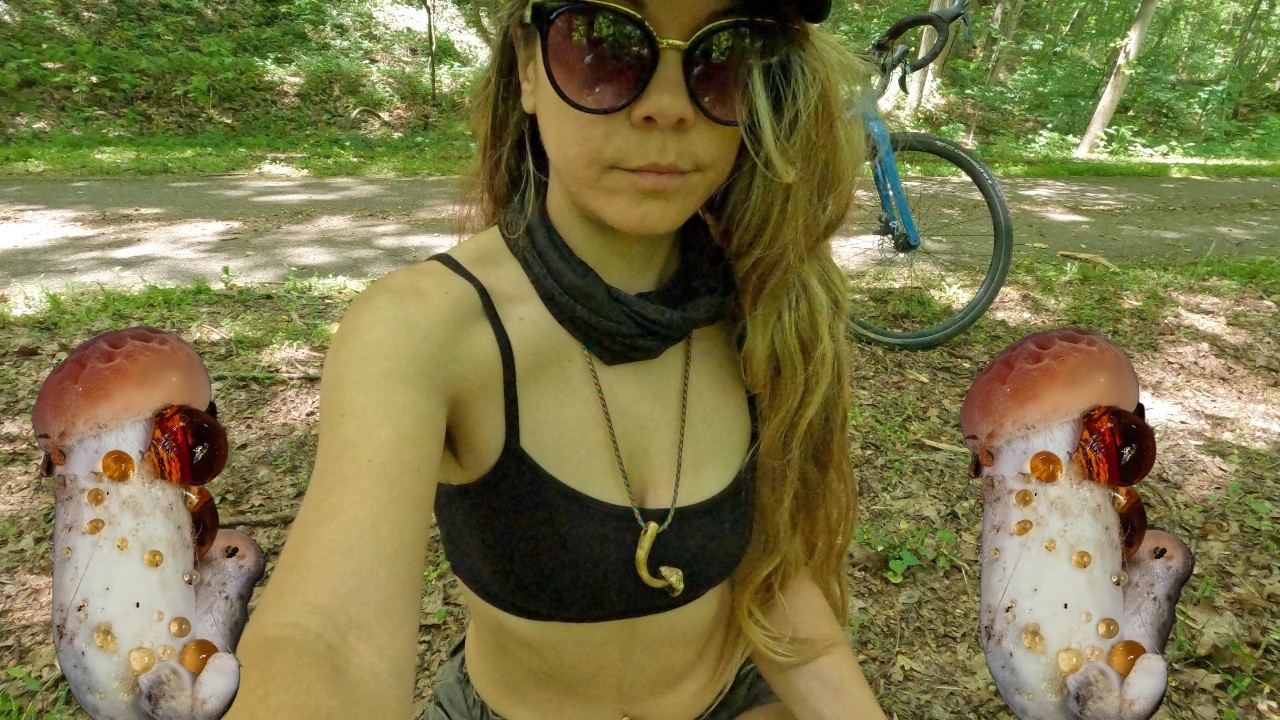 Biking, Jogging & a Rare Find: Wrinkled Peach Mushroom