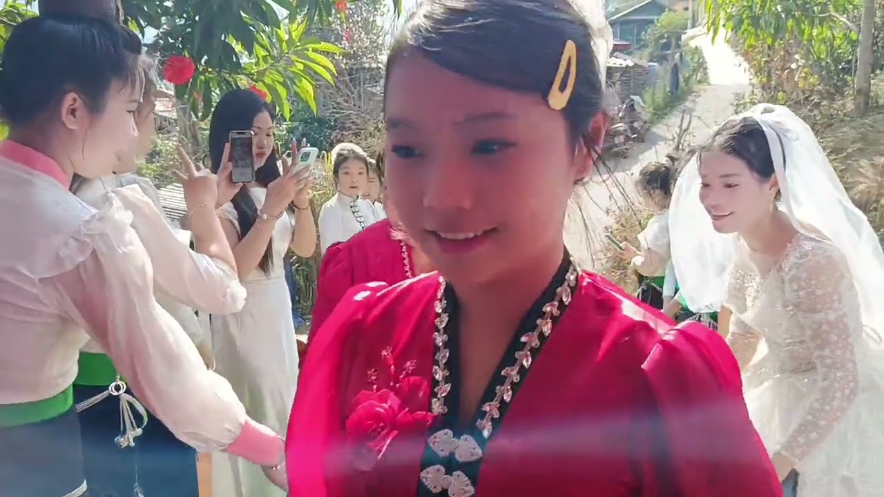 Hát thái Hoà Lan âu paư má dam hướn
