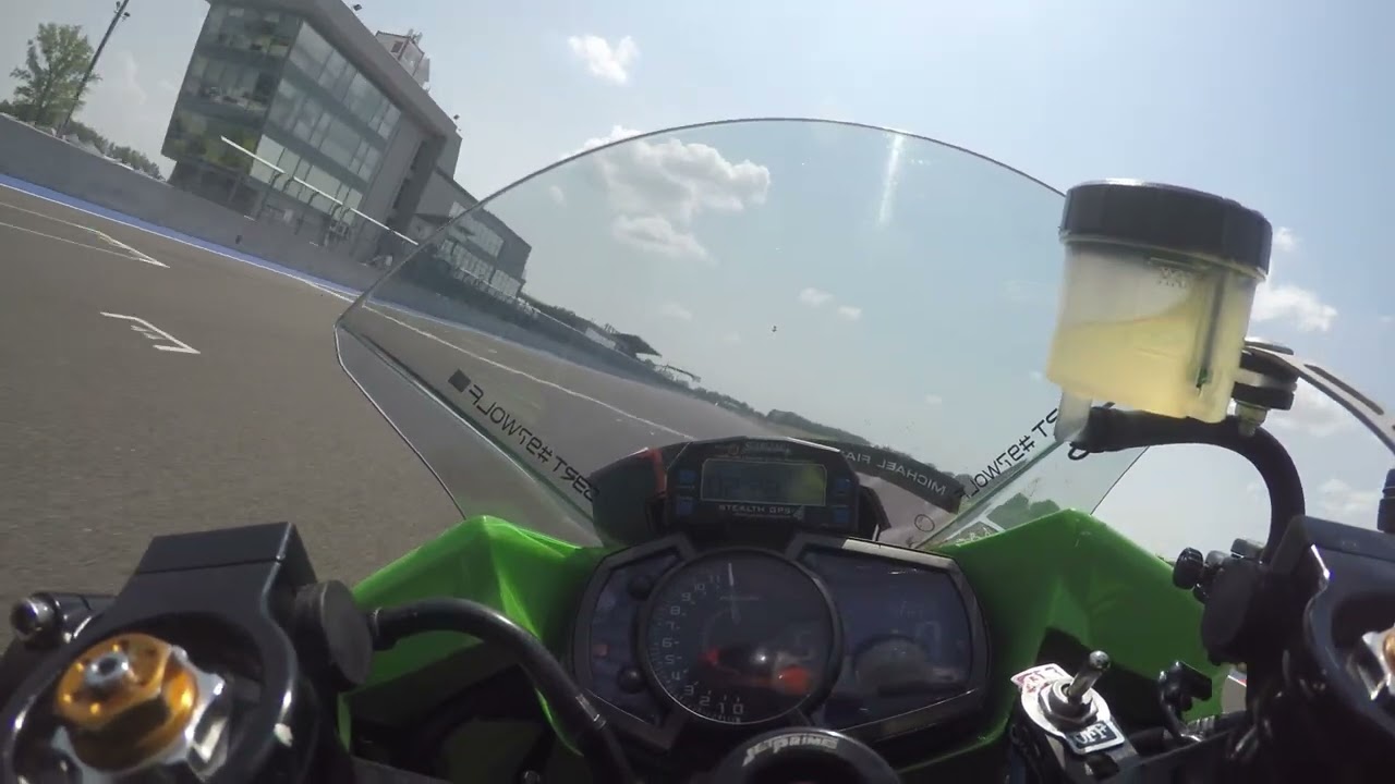 Slovakiaring Onboard mit Fiala 09.09.2024 Ninja 400 1 Turn bei 33 Grad SBRT#97 Wolf Staffbullracing