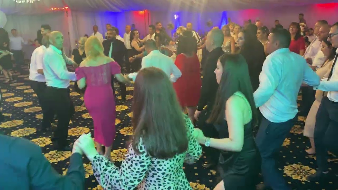 Formatia Cristal Band Galati Hora in doua parti Instrumentala