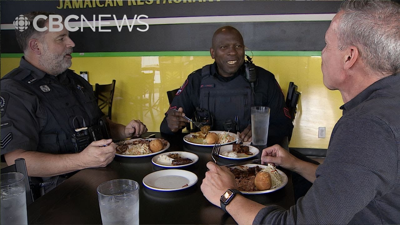 'Lunch break': 2 Calgary police officers make foodie videos around the city