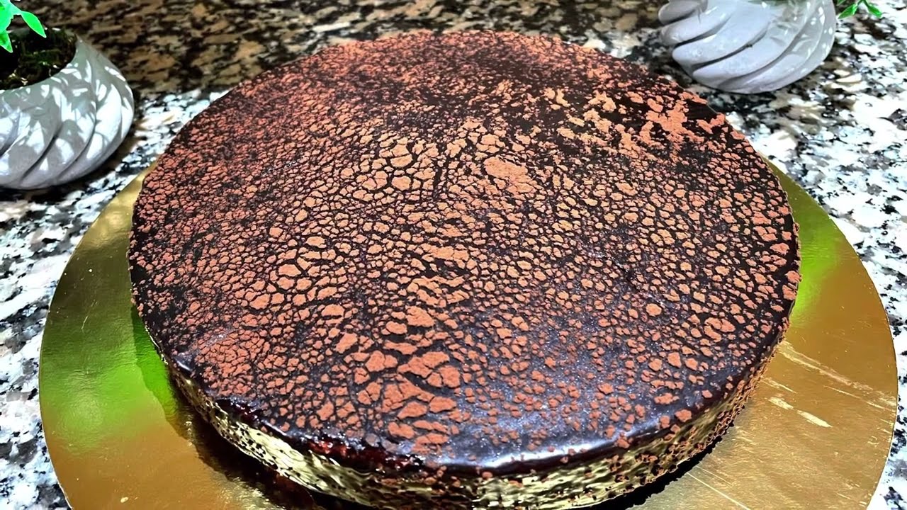 حلوة بموس شكلاطة و طبقة من الكراميل 🎂