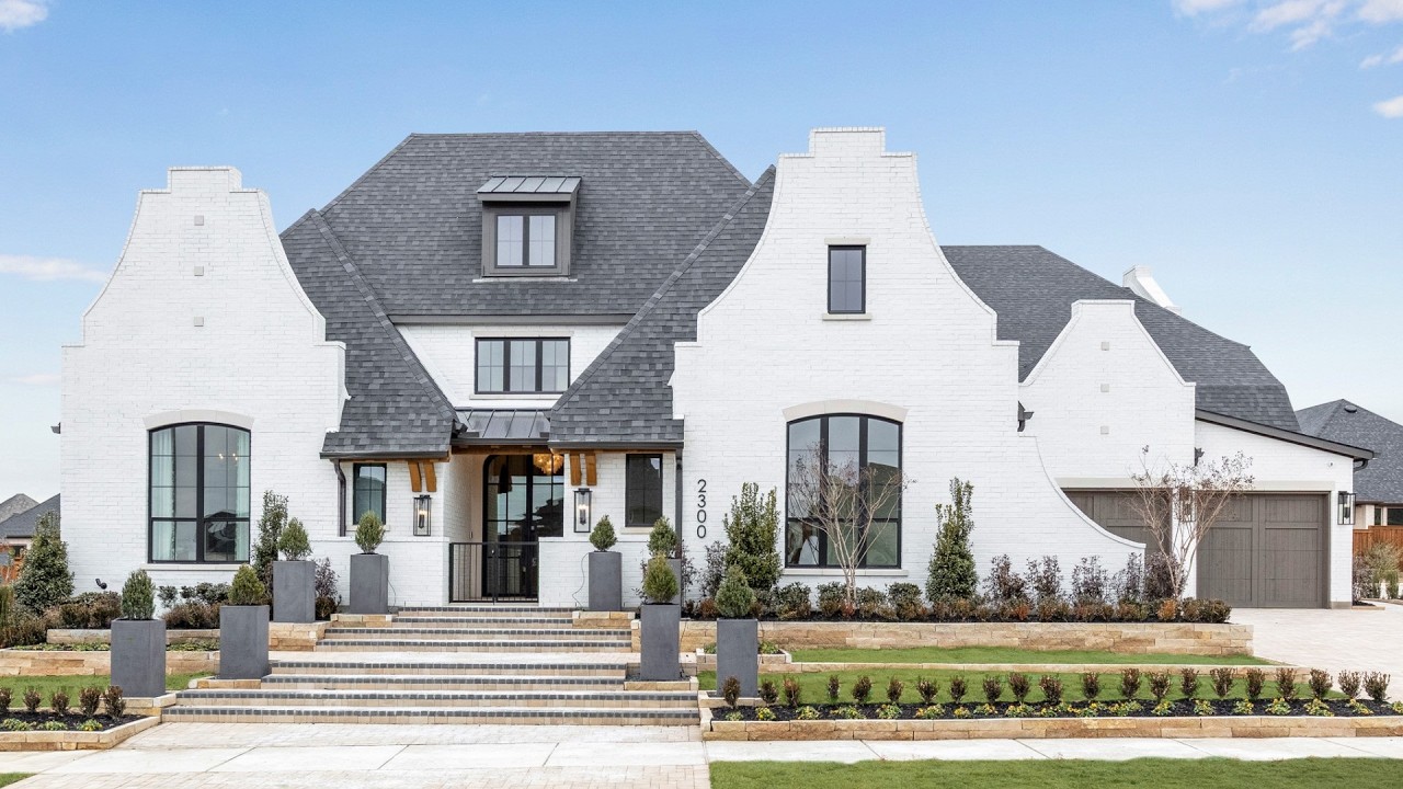 INSIDE THE 2 BEST FOREIGN-INSPIRED LUXURY HOMES IN TEXAS
