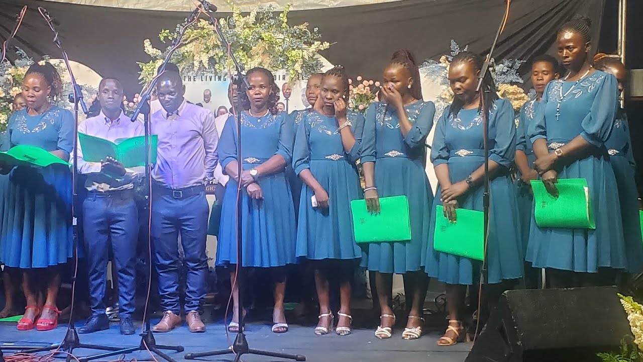 BWAALIKIRO MUKIBUGA BETEREMU : THE LIVING VOICES CHOIR ( ST. KIZITO CATHOLIC SUB PARISH KABOWA )