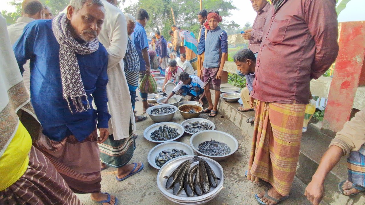 শীতের_সকালে_বুজুরিকনা_বাজার A winter morning village market