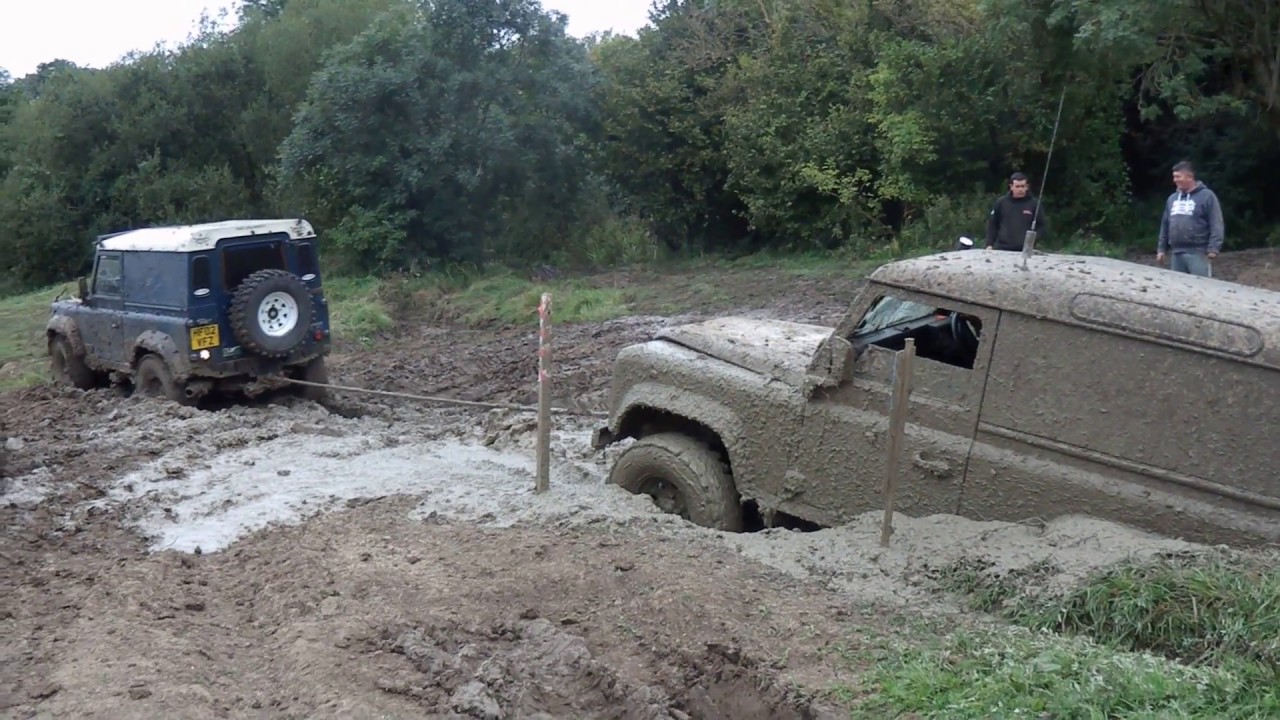 Land Rover Defender TD5 Kinetic Rope Recovery Fail and Win Offroading Mud Flying Insa Turbo Diesel