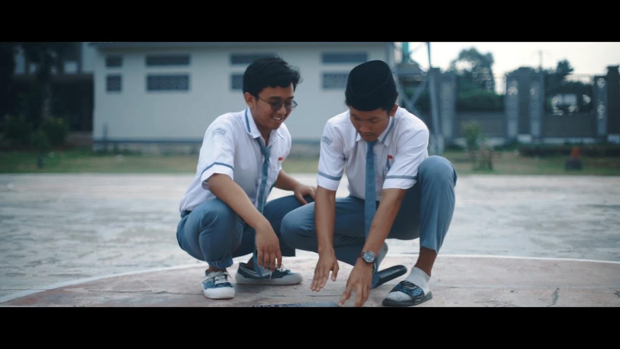SMA TRENSAINS TEBUIRENG - CATATAN AKHIR SEKOLAH - APEIRON (ANGKATAN 7)