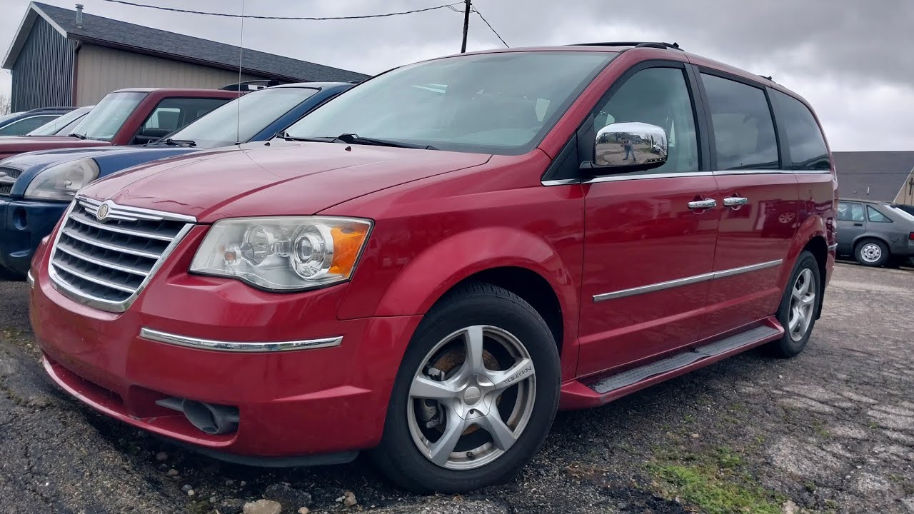 2008 Chrysler Town & Country Limited (tour and Startup)