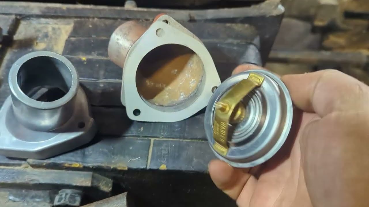 Ursus, Zetor ciężka seria, problem z temperaturą silnika, wadliwe obudowy termostatu.