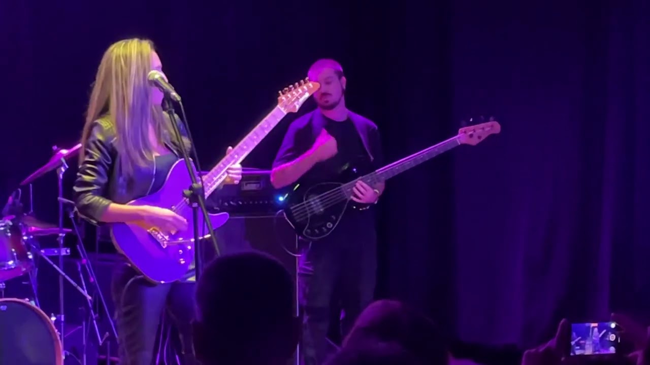 Violet (Lari Basilio) Sala Upload BCN 6/11/25