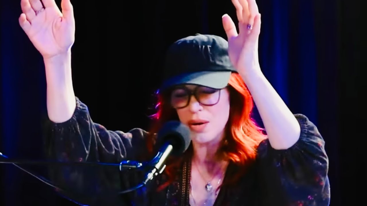 LAURA C Live from JOYFEST USA - Holy Moments