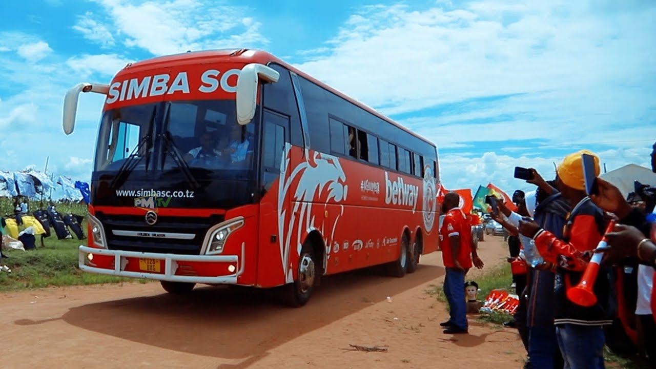 BALAA BASI LA SIMBA LILIVYOWASILI UWANJANI | SHANGWE LA MASHABIKI LAIBUKA KISA GUEYE NA LOEMBA 