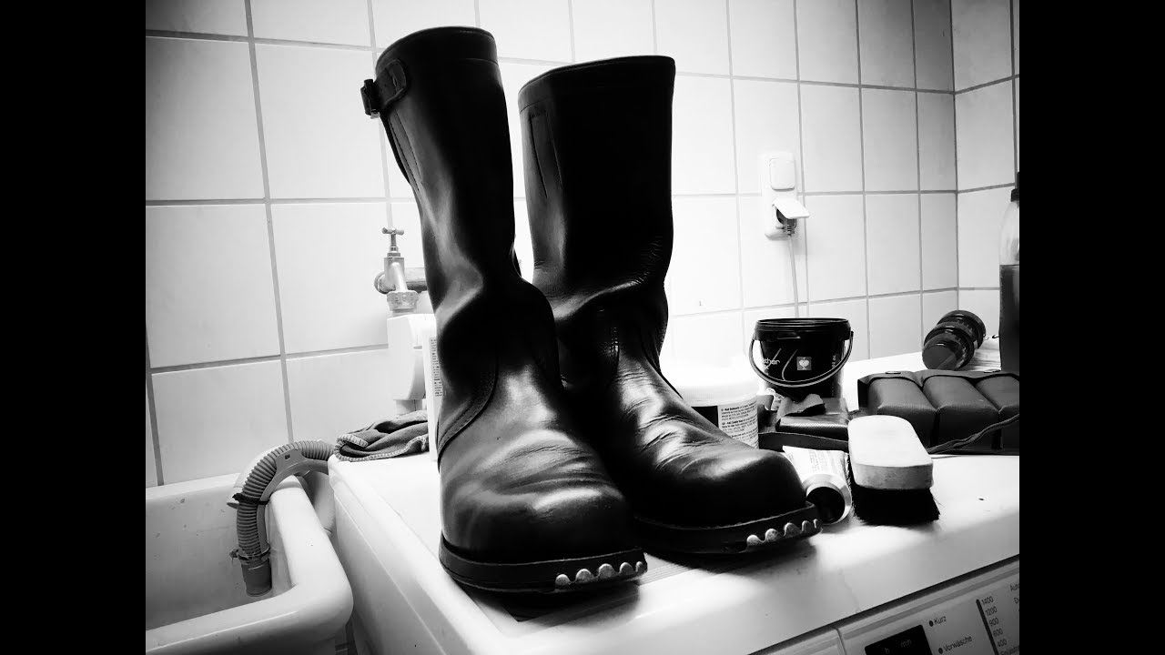 Der Knobelbecher legendärer deutscher Soldatenstiefel
