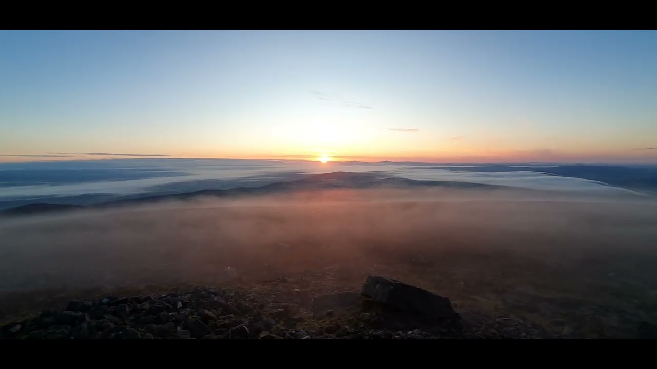 Sunrise on Slievenamon - Beautiful Ireland 🇮🇪 #mountains 