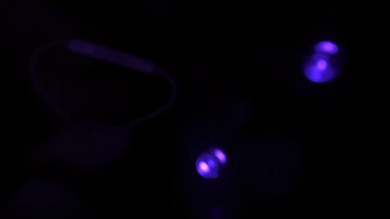 ASMR Mic Licking and nibbling :3