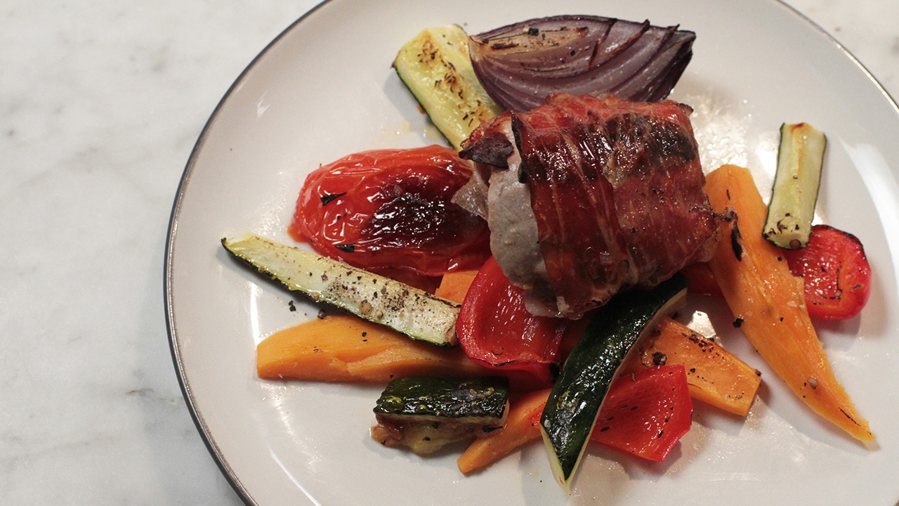 One-pan pork tenderloin with sage and roast vegetables | Low-calorie meals