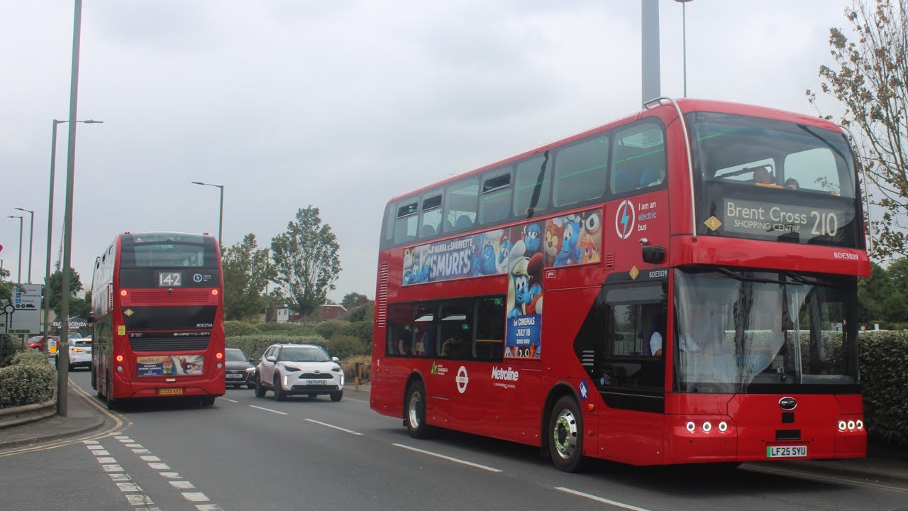 (Full Route Visual) London Bus Route 210: Finsbury Park Station - Brent Cross Shopping Centre