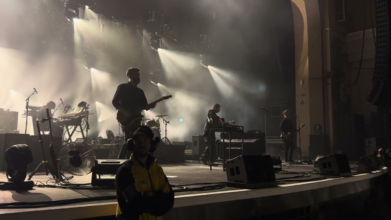 Editors - The Weight of the World live in London (O2 Academy Brixton, 02/05/2024)