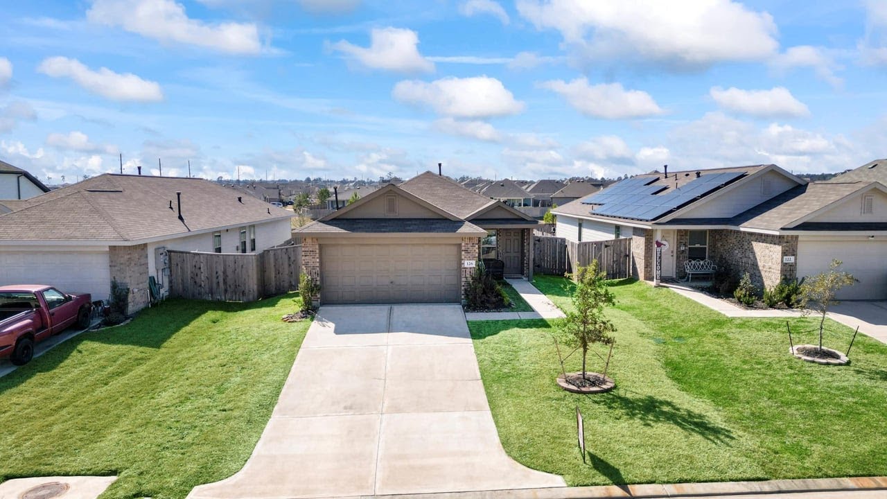126 Spring Rose Dr, Magnolia, TX