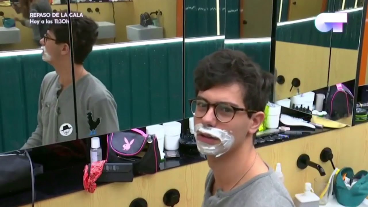 Alfred se afeita el bigote | OT 2017