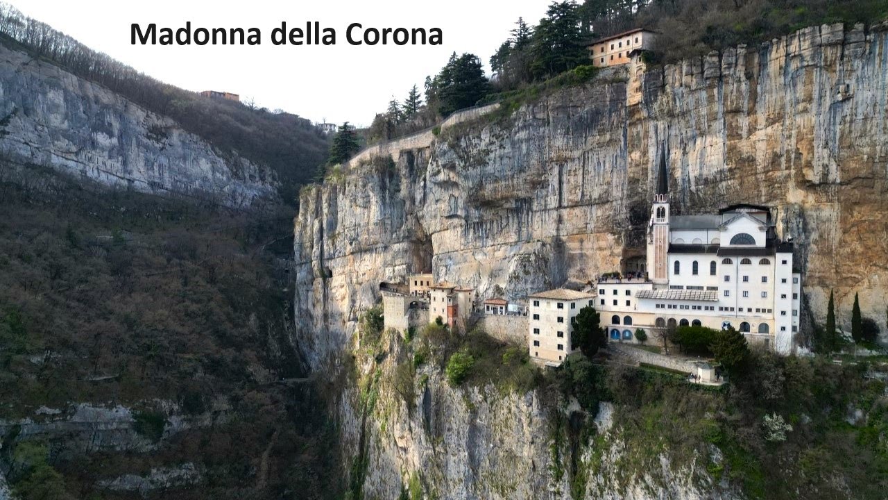 Santuario della Madonna della Corona e Malcesine sul Lago di Garda.