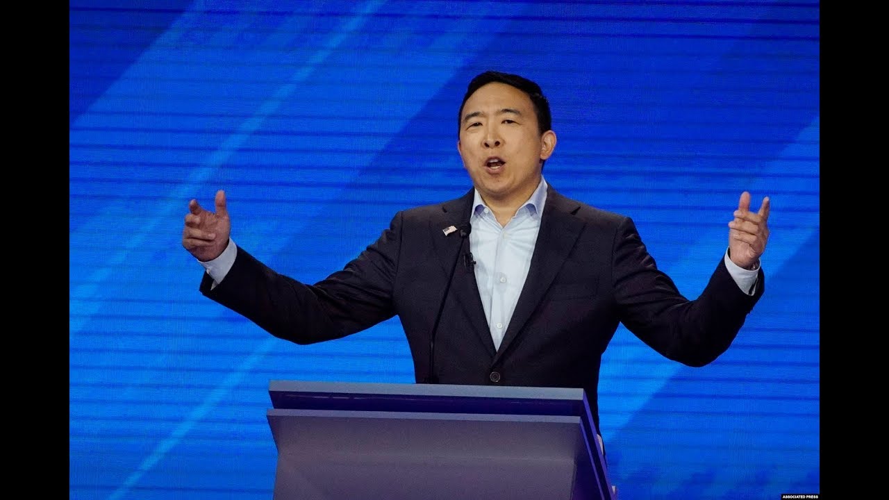 时事看台(平章)：亚裔民主党总统参选人杨安泽第三季度募款成绩亮眼