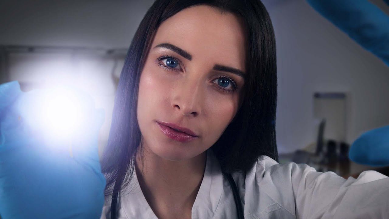 ASMR Deutsch Arzt Roleplay 👩‍⚕️ Augen und Reflex Arzt Check Up (German Medical ASMR Roleplay)