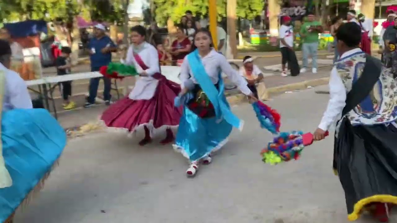En la iglesia de nuestra Señora del refugio🎻😎