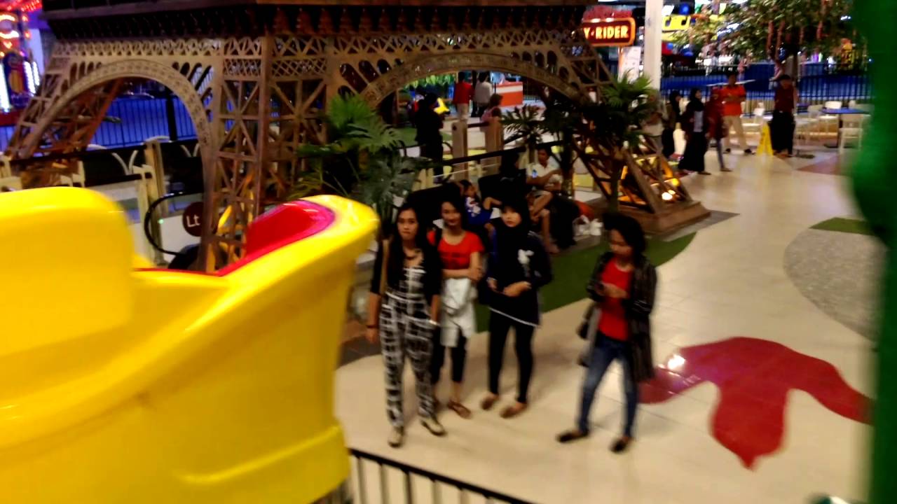 Rollercoaster ride @Transmart, Jakarta