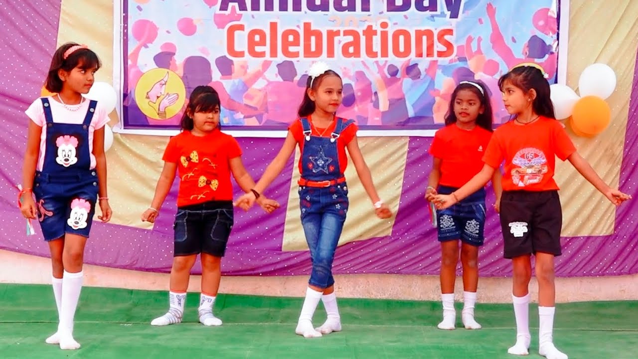 Annual Function Special: Class 1 Girls Rocking Ladki Badi Anjani Hai | Cute & Energetic Dance