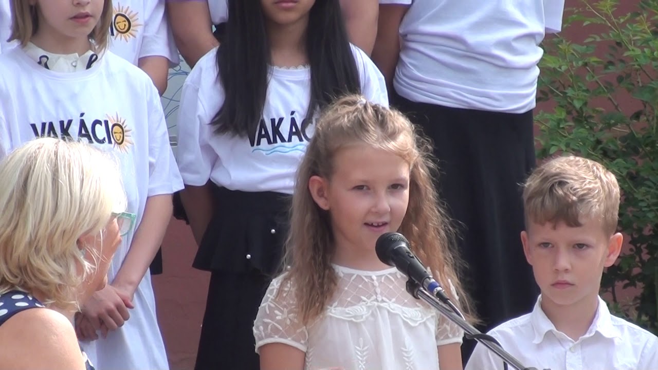 Bánki Izabella 1/a.  tanévzáró ünnepsége -  versmondás
