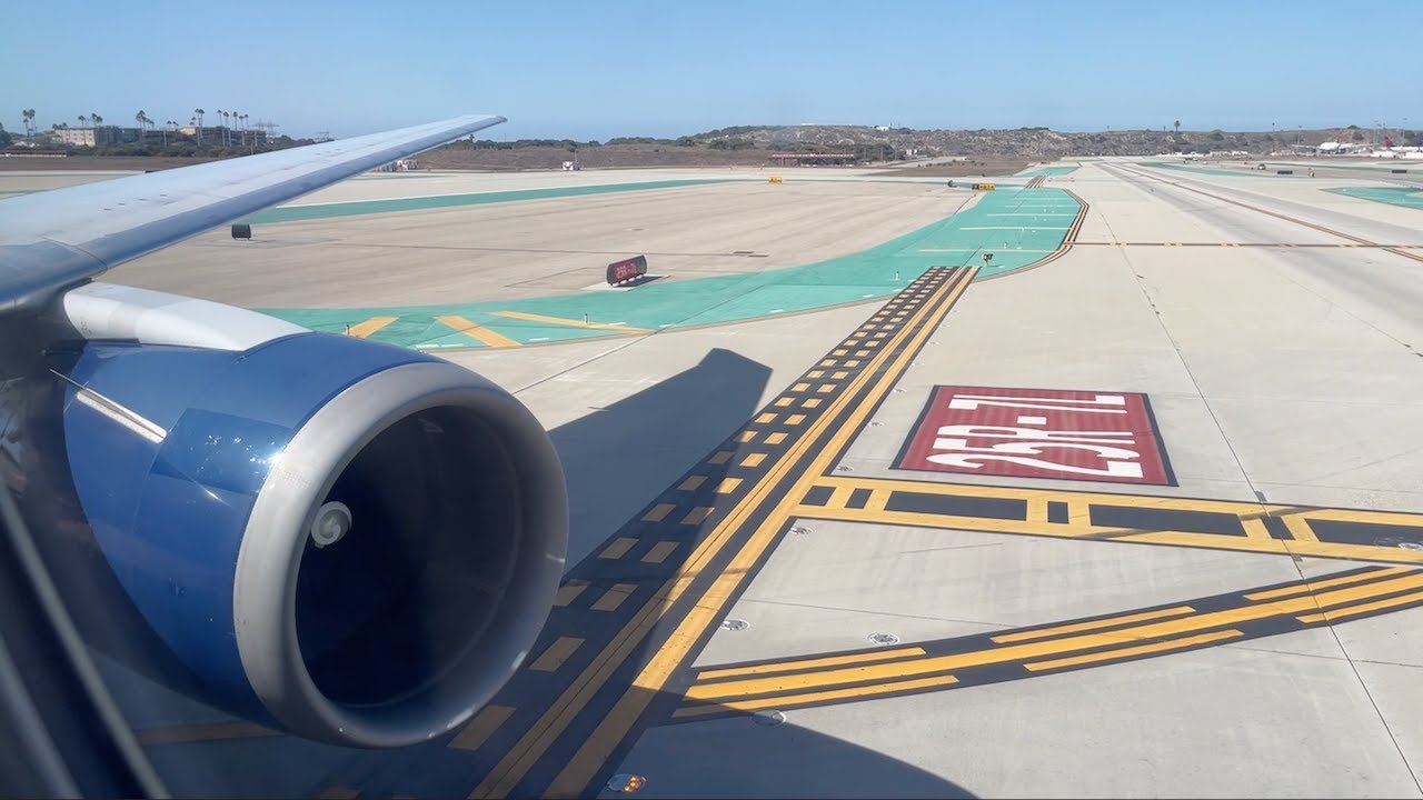 Delta Air Lines Boeing 767-400ER Landing at Los Angeles International Airport
