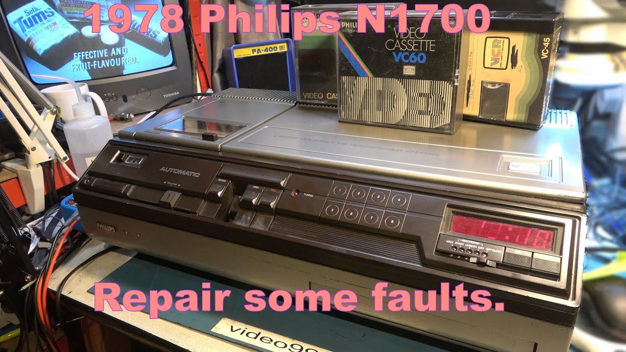 Philips N1700 (VCR-LP format) video recorder from 1978.  Let's fix some faults.